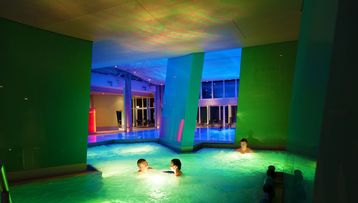 Sole-Sprudel im Innenbad