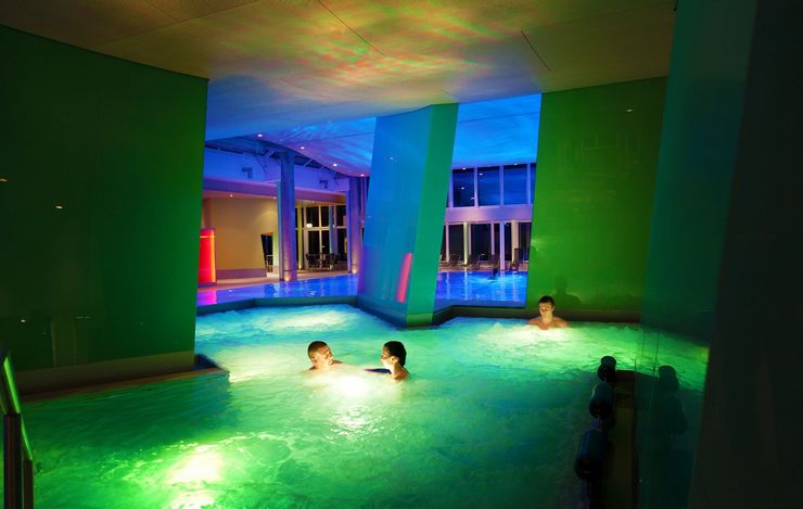 Sole-Sprudel im Innenbad