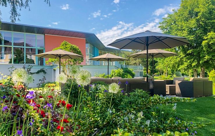 Lounge im Vista Sol mit Blumen