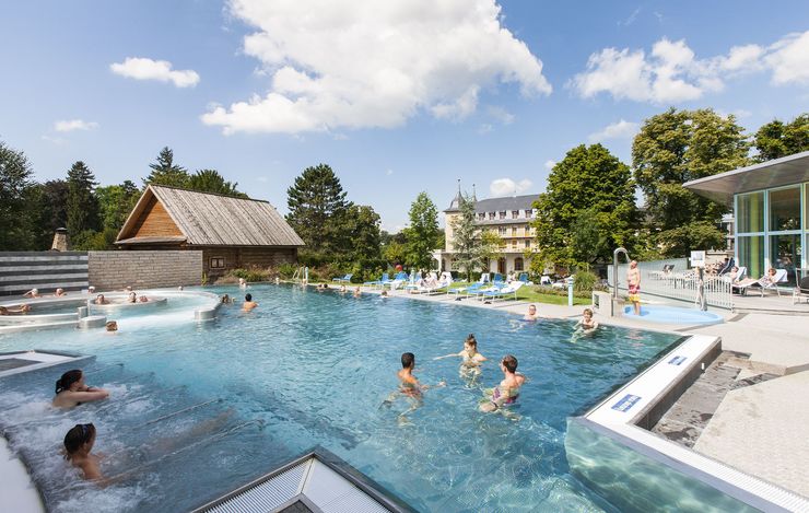 Aussenbecken in der Wellness-Welt sole uno