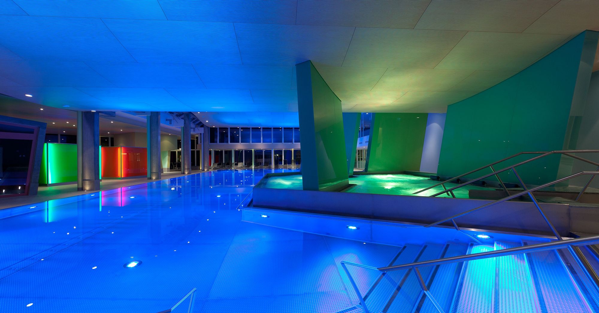 Die Badelandschaft und die Kraft des Meeres sole uno