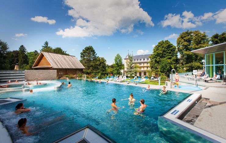 Aussenbecken in der Wellness-Welt sole uno