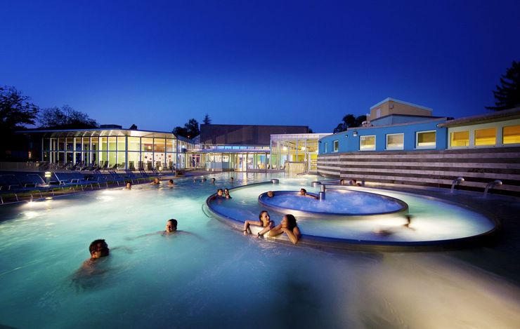 Aussenbecken in der Wellness-Welt sole uno Rheinfelden