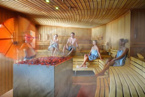 Aufguss in der Finnischen Sauna