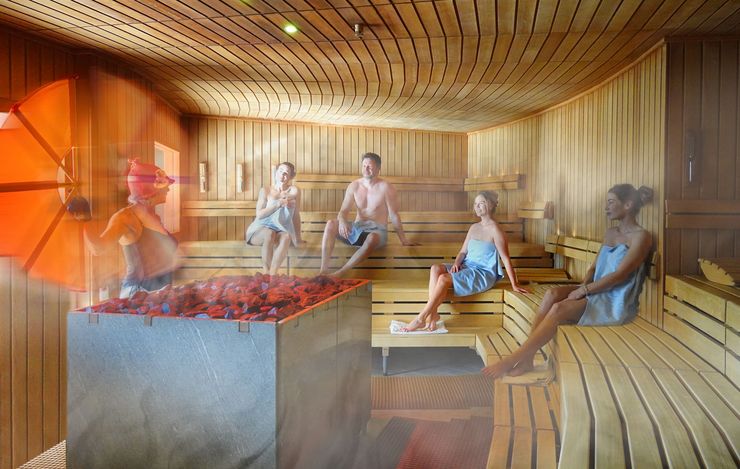 Aufguss in der Finnischen Sauna