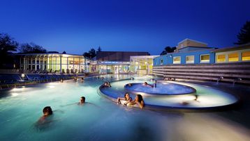 Aussenbecken in der Wellness-Welt sole uno Rheinfelden