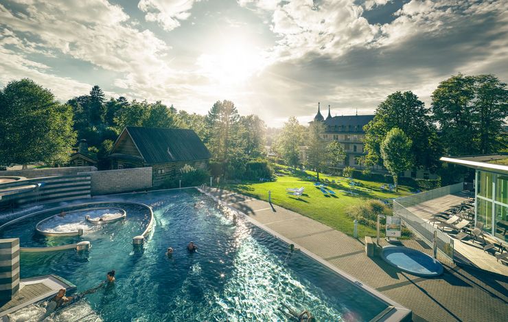 Aussenbecken in der Wellness-Welt sole uno