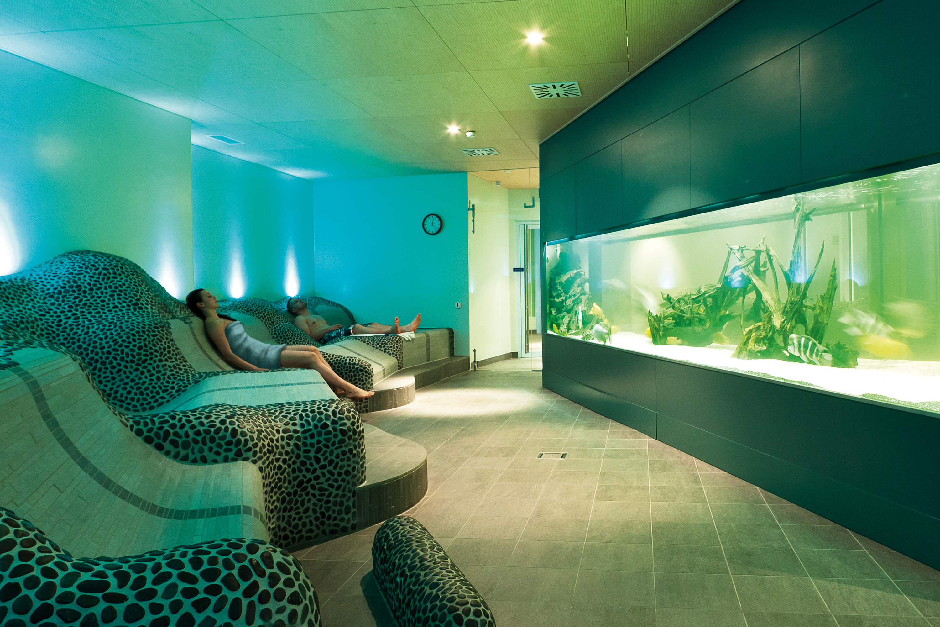 Ruheraum mit Aquarium in der Wellness-Welt sole uno Rheinfelden